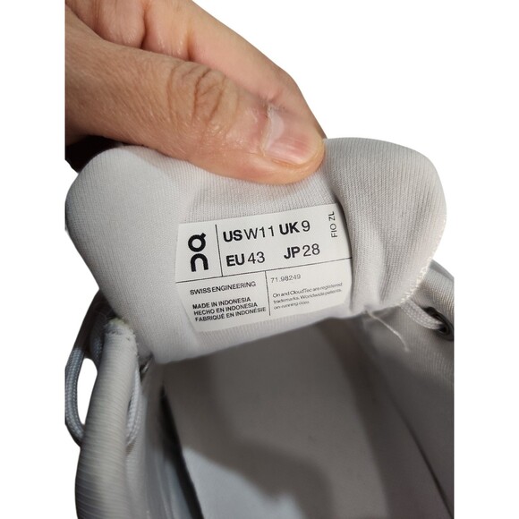 On Cloudflyer 4, Women's Sz W 11 White/Hay Running Shoes Athleisure Outdoor Gym - Picture 3 of 12